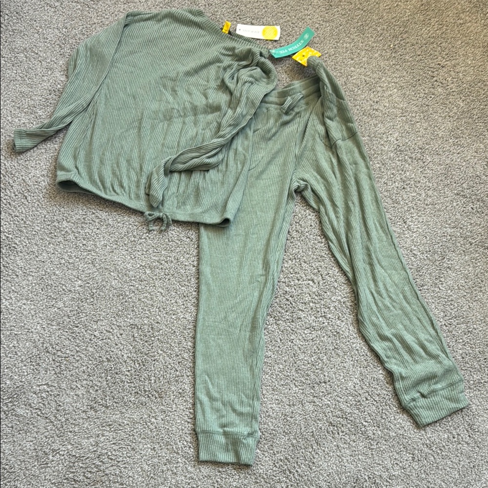Green Ribbed Lounge Set
